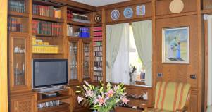 Libreria boiserie design in legno